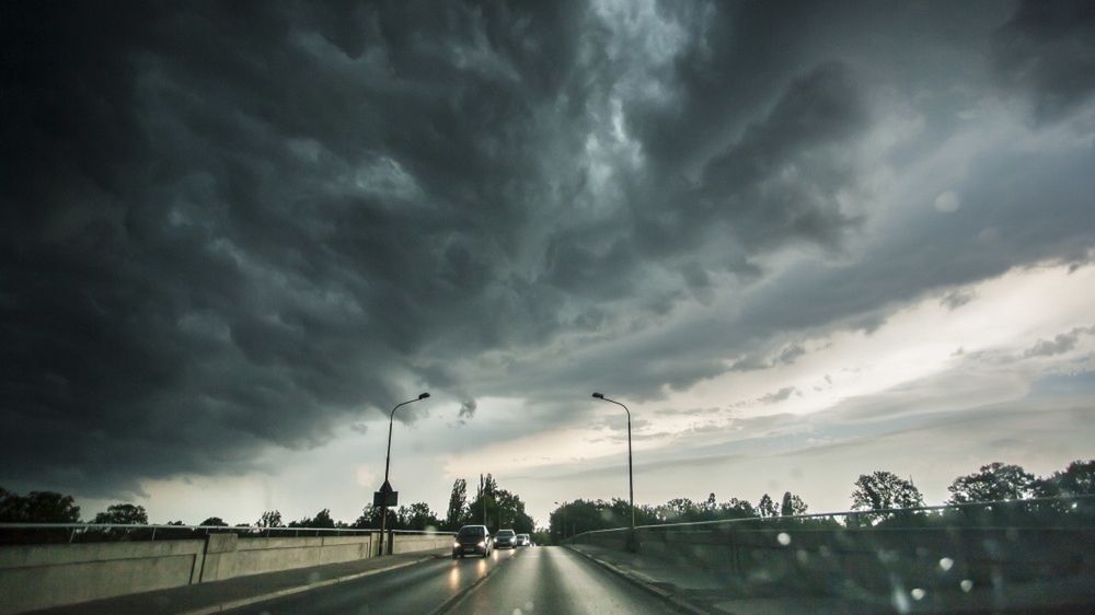 burza, burzowe, chmury, deszcz, front atmosferyczny, grad, niebo, opady, ostrze�enie, supekom�rka burzowa, superkom�rki burzowe, zmiana pogody