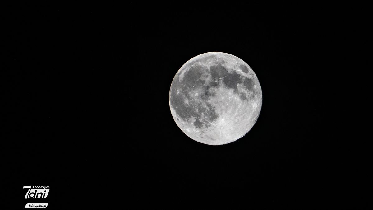 Superksiężyc, superpełnia, księżyc, niebo