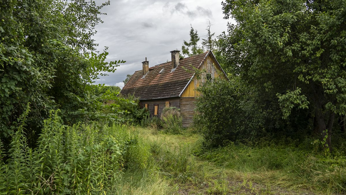 Dom, stary dom, zniszczony dom