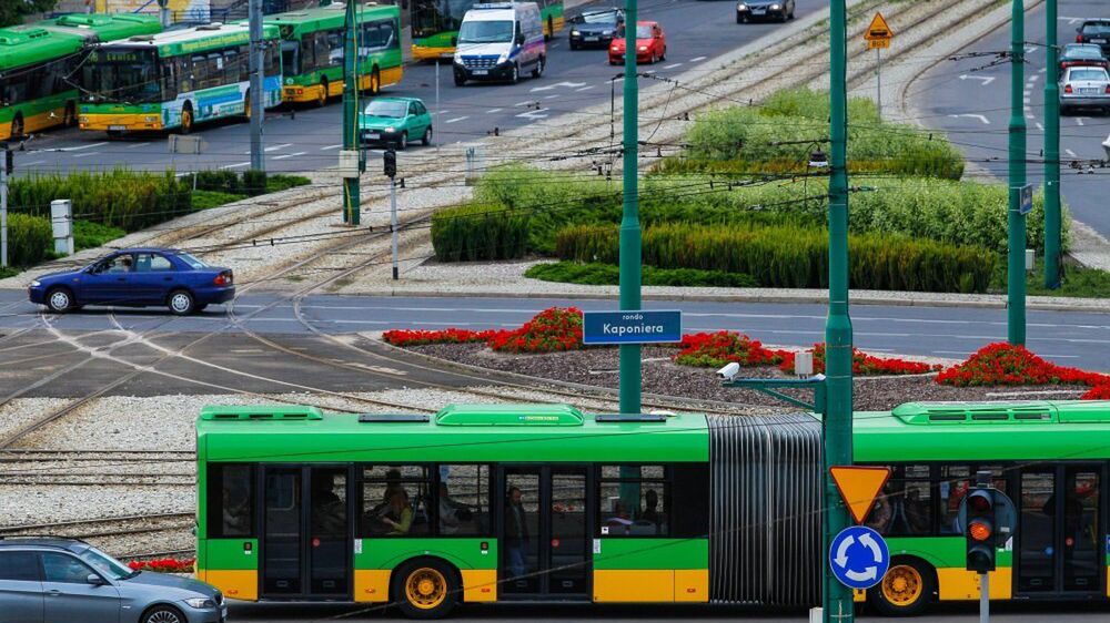 Rondo Kaponiera
Marek Zakrzewski
arteria, autobus, centrum, Kaponiera, komunikacja, komunikacyjny, MPK, Pozna�, przebudowa, przesiadkowy, przystanek, remont, rondo, skrzy�owanie, tramwaj, ulica, w�ze�