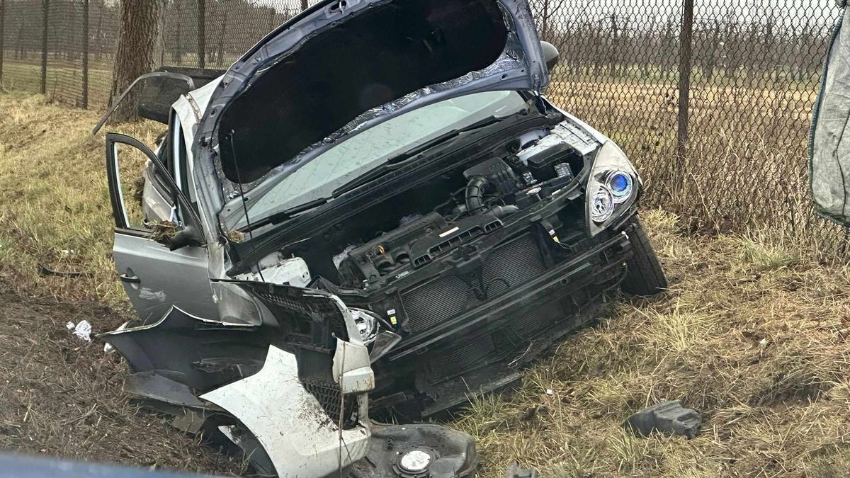 19-latek stracił panowanie nad pojazdem 