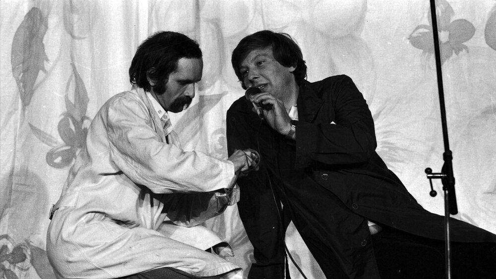 Bohdan Smole� , Zenon Laskowik
05.1980. Pozna�. Mi�dzynarodowa Wiosna Estradowa. Nz. od lewej Bohdan Smole� i Zenon Laskowik (awol) PAP/CAF /Zbigniew Staszyszyn
Zbigniew Staszyszyn
artysta kabaretowy, Bohdan Smole�, kabaret, satyryk, Zenon Laskowik