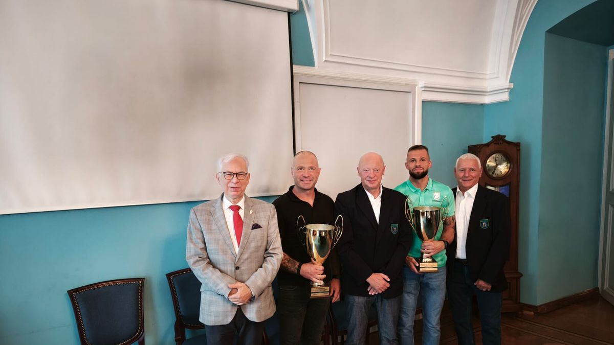 fot. WKS Grunwald Poznań "hokej na trawie" FB