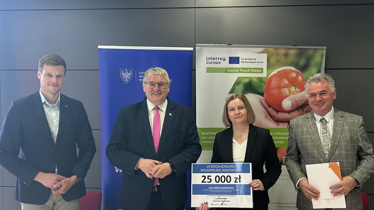 Podpisanie umowy na jadłodzielnię w Margoninie. 