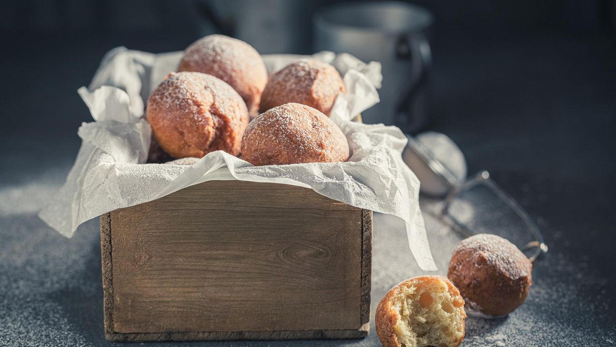 Mini pączusie posypane cukrem pudrem