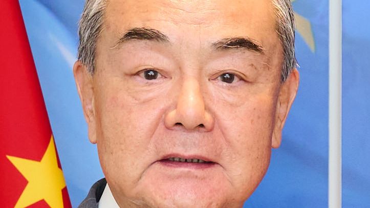 Wang Yi and Ursula von der Leyen
Dati Bendo