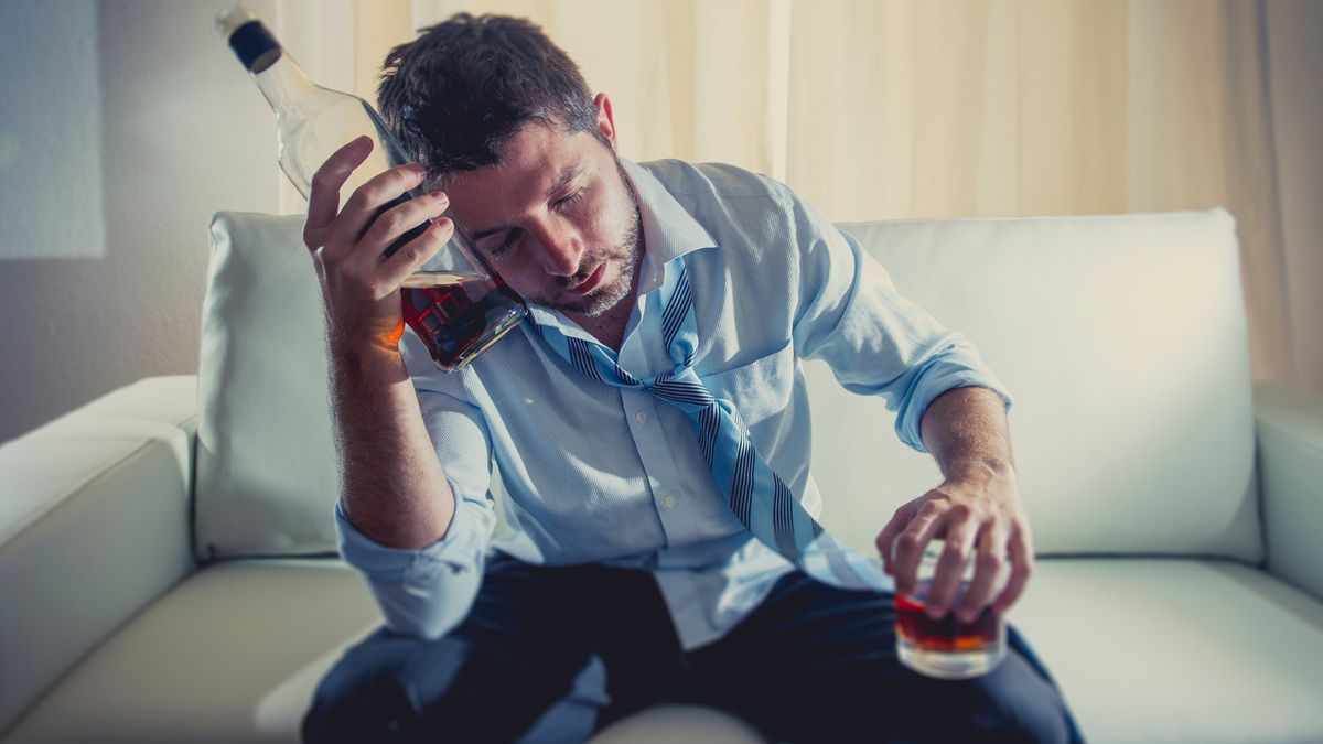 Alkohol a mózg. Co naprawdę dzieje się w sieciach neuronalnych