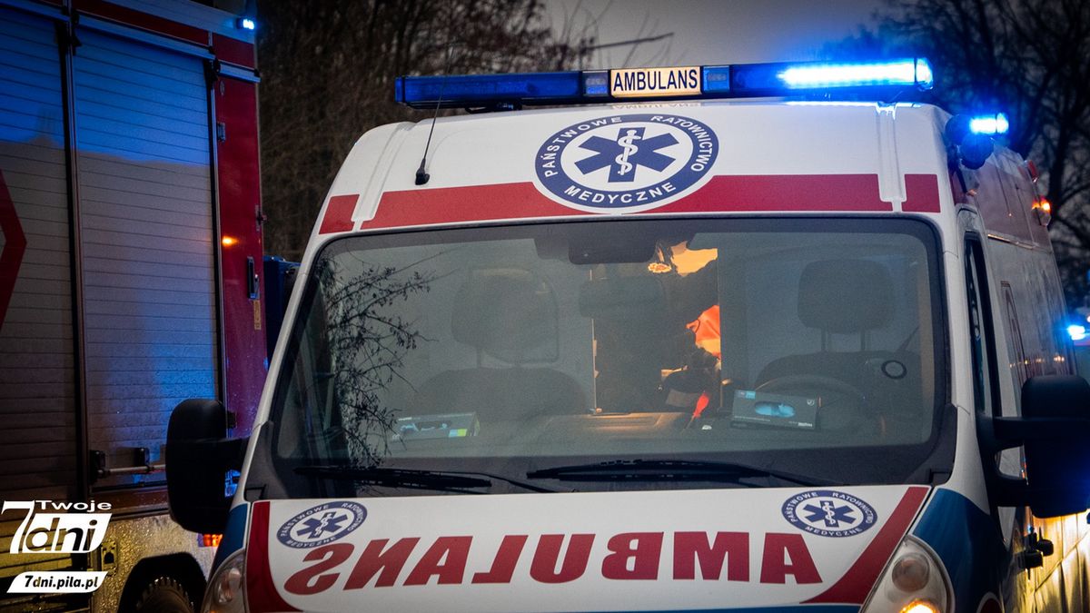 Karetka, wypadek, policja, straż, na sygnal;e