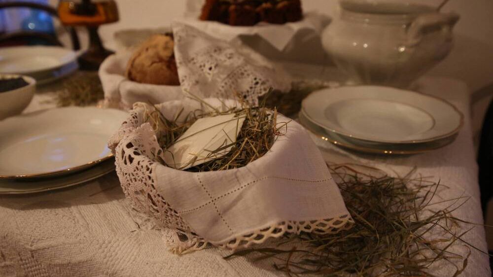 Dworek Marii D�browskiej w Russowie
Tomasz Wojtasik
dworek, kultura, ludzie, Maria D�browska, Russ�w, spotkania, Wigilia, wn�trze, st� wigilijny