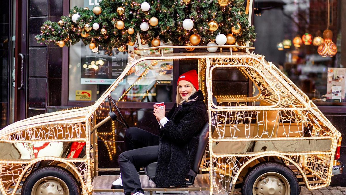 Autorka w przedświątecznym samochodzie