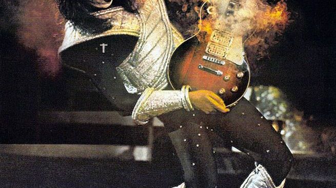 Ace Frehley w 1977 roku fot. Casablanca Records / wikimedia