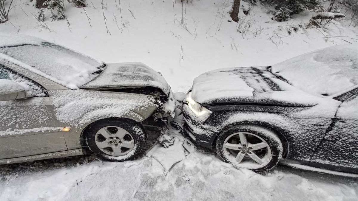 wypadek, zima, śnieg