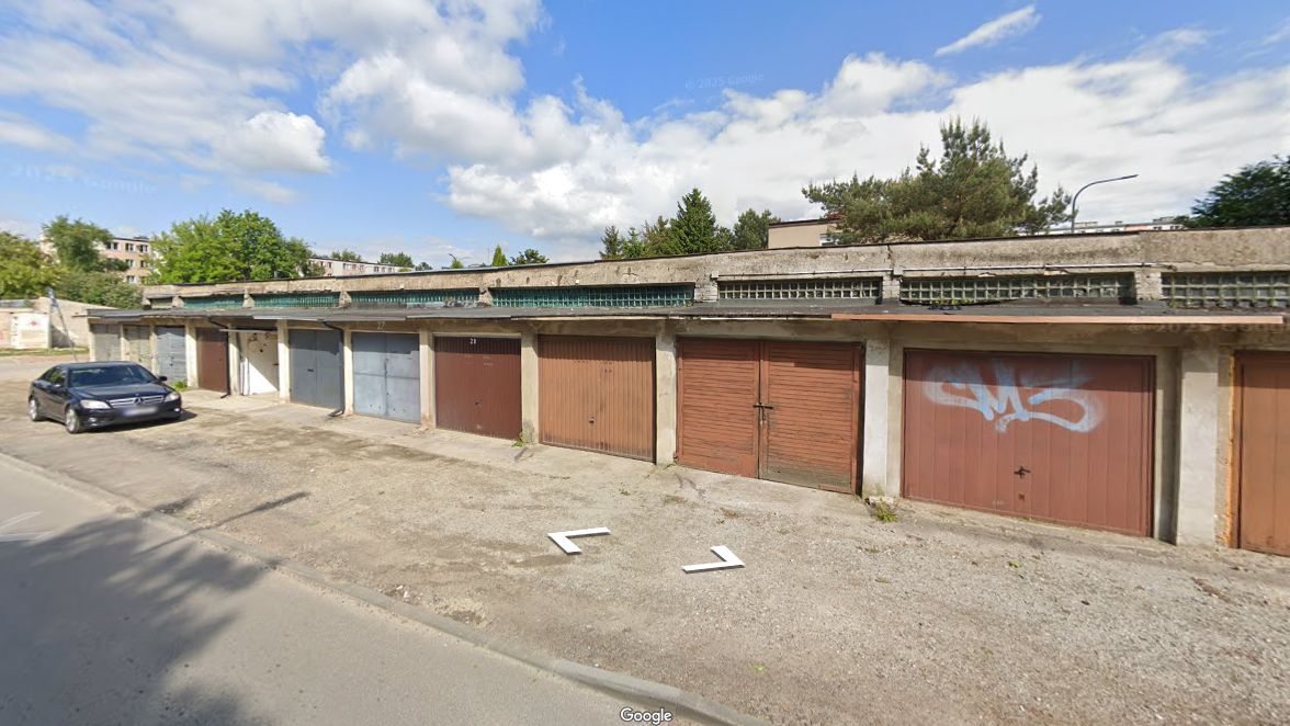 Garaże przy ul. Na Skarpie 