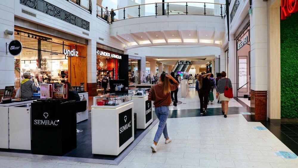 centrum handlowo-us�ugowe Westfield ArkadiaWarszawa, 01.09.2021. Galeria Westfield Arkadia w al. Jana Paw�a II w Warszawie, 1bm.  (az/awol) PAP/Albert ZawadaAlbert ZawadaGaleria, handel, handlowa, handlowe, sklep, Sklepy, us�ugowe, Westfield Arkadia, centrum