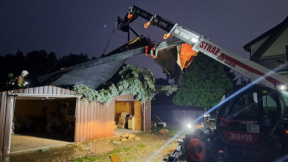 Zniszczenia po silnej burzy w Gąbinie