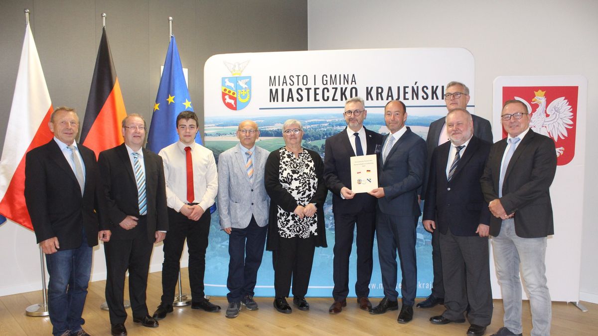 Podpisanie umowy, Miasteczko Krajeńskie