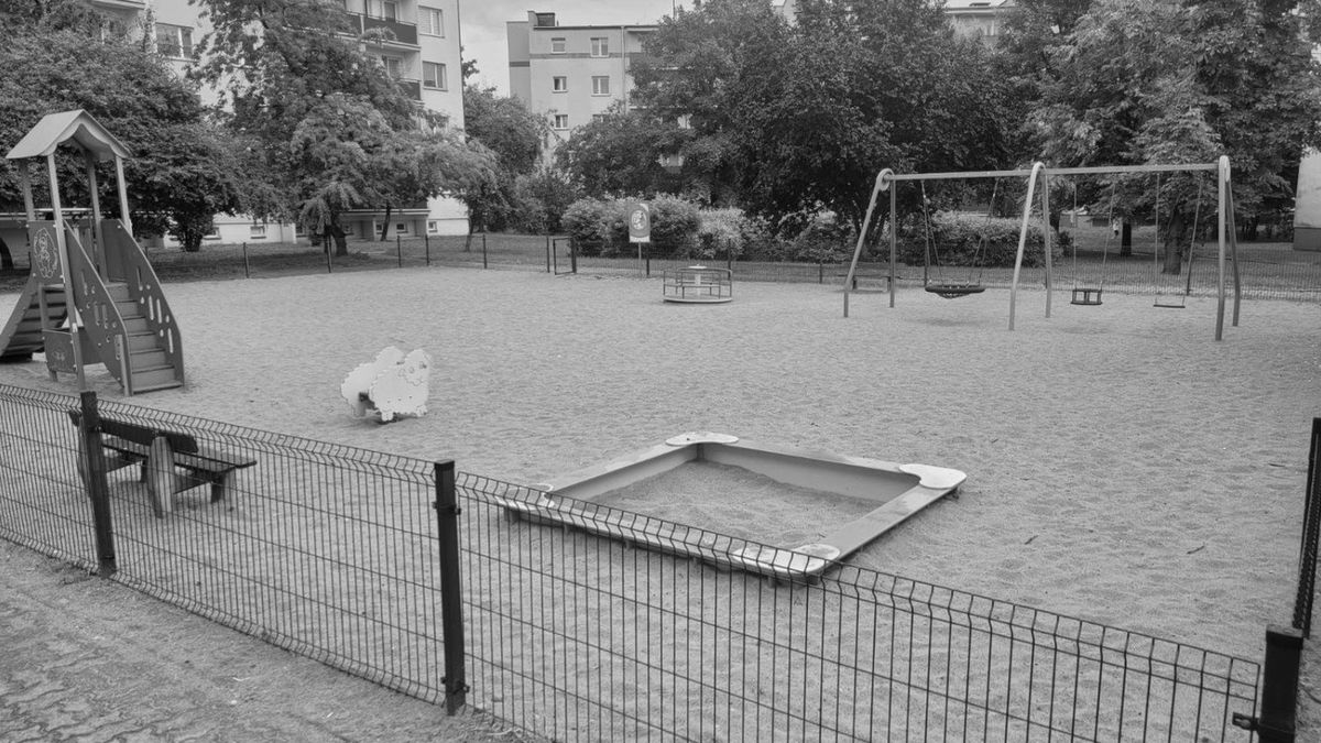 W sobotę 3.08.2024 na tym placu zmarł nagle Pan Darek