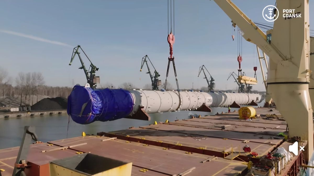 Gigantyczne kolumny w Gdańsku 