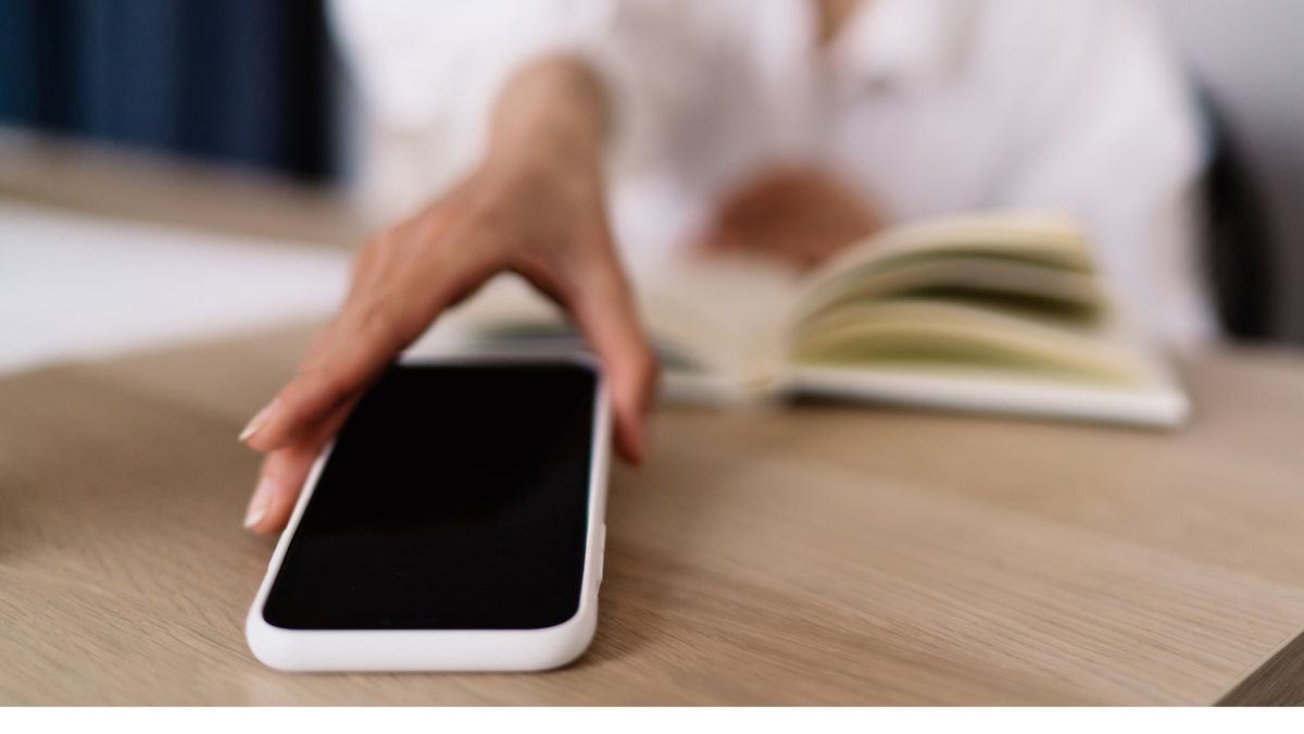 Dlaczego telefon nagrzewa się, nawet gdy z niego nie korzystasz