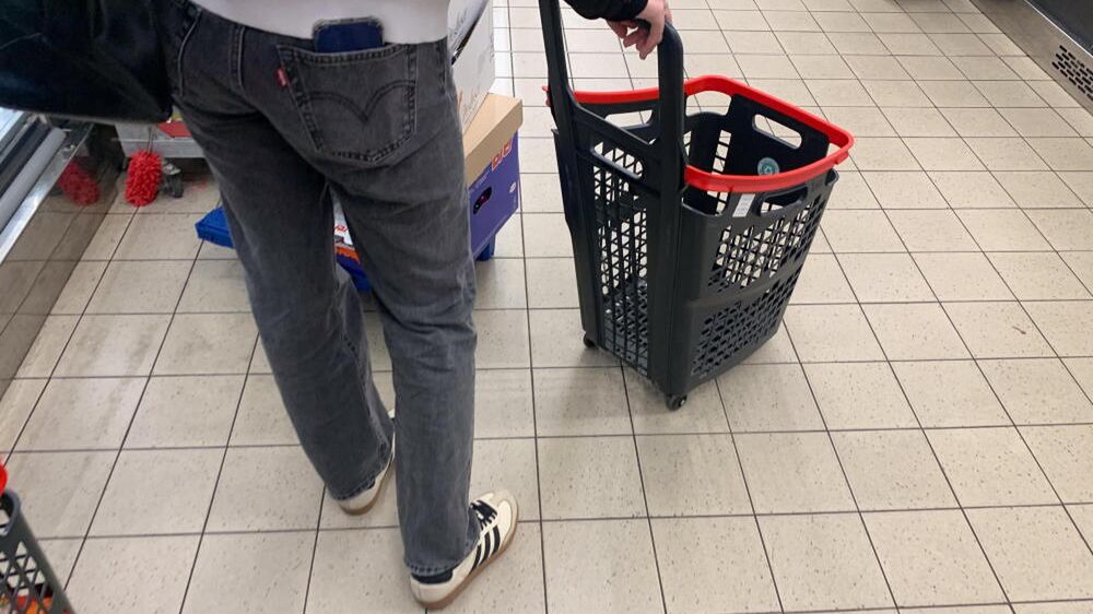 zakupy
Warszawa, 22.10.2024. Zakupy - zdjece ilustracyjne. (doro) PAP/Albert Zawada
Albert Zawada
biedronka, ceny, fot pnp, foto pnp, fotopnp, handel, ilustracja, koszyk, market, pnp foto, sklep, spo�ywcze, zakupy