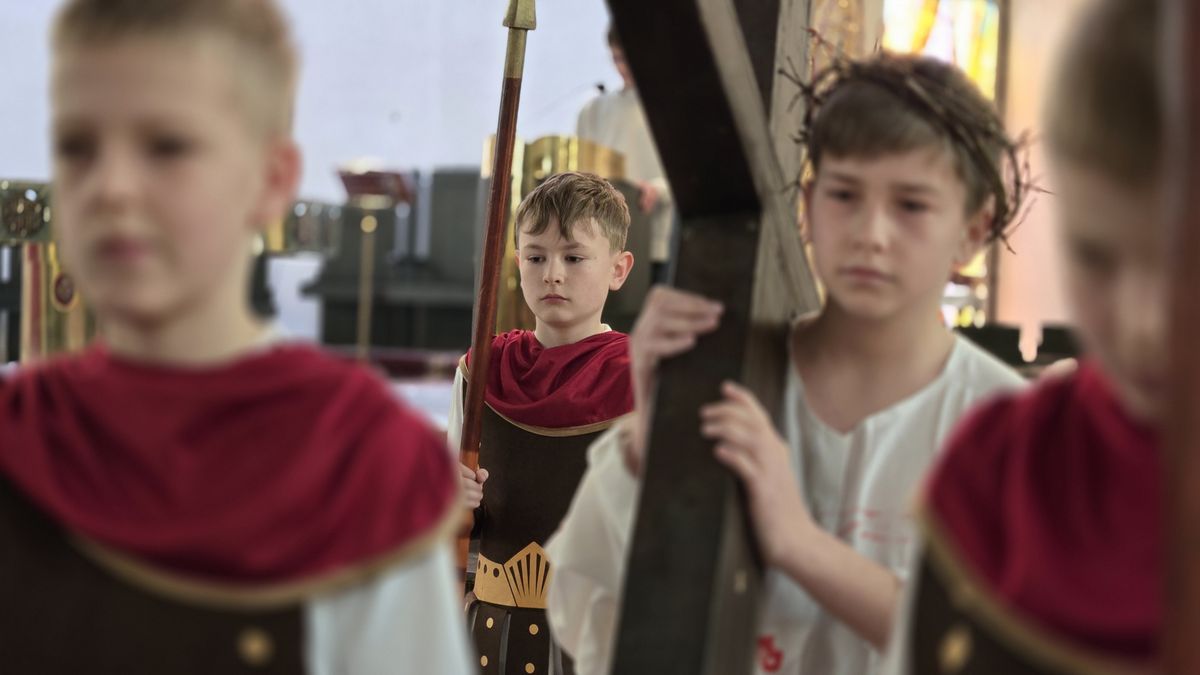 Nabożeństwo rozpoczęło się o godzinie 10:00 i od pierwszych minu