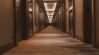 Jakie znaczenie ma wykładzina w hotelu?