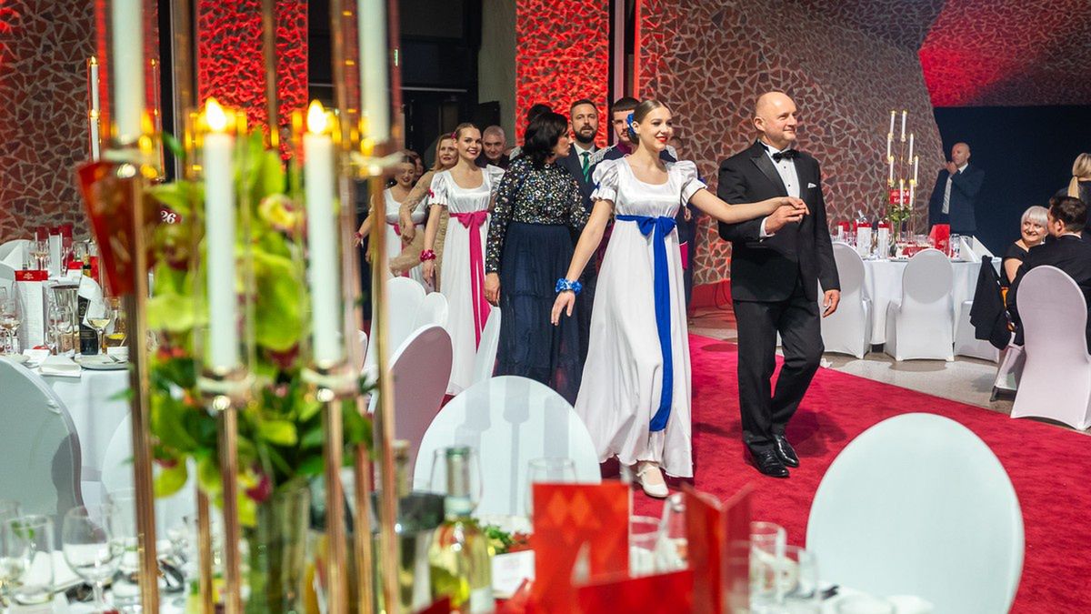 Polonez rozpoczynający Marszałkowski Bal Dobroczynny