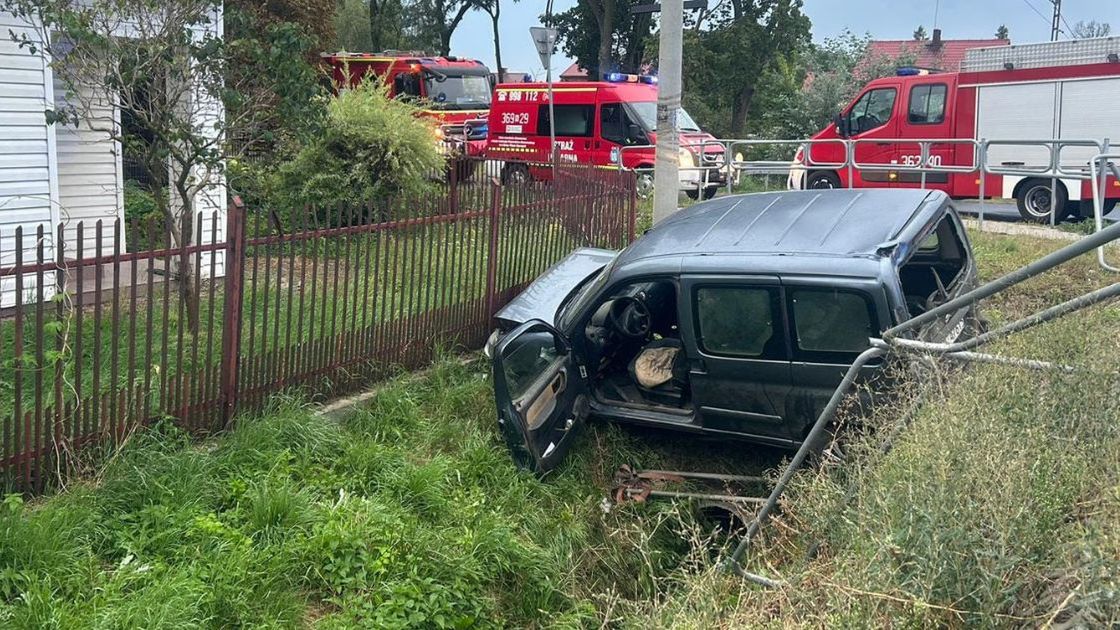 Kierowca uderzył w barierki ochronne