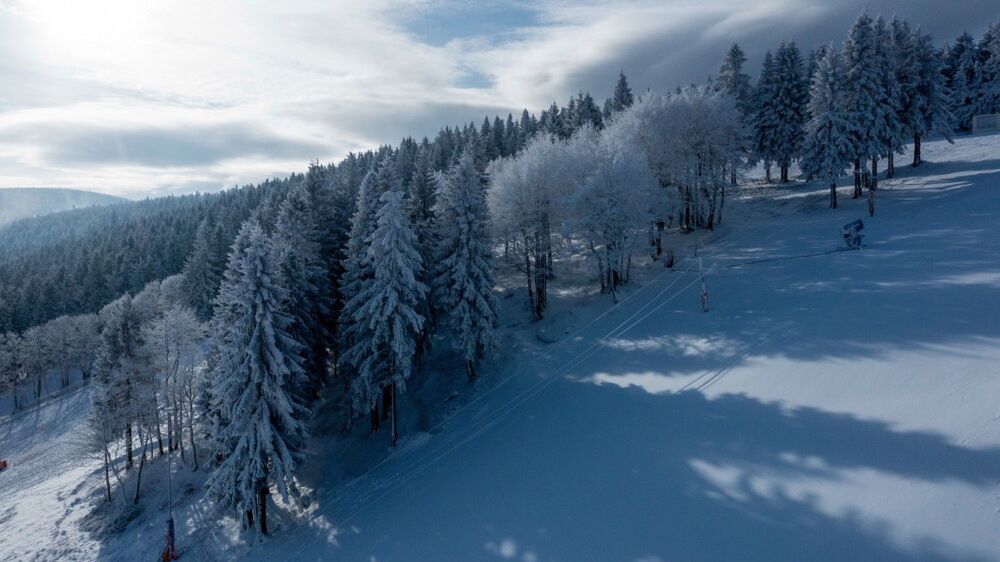 Zima w Ziele�cu
Maciej Kulczy�ski
G�ry Orlickie, krajobraz zimowy, stoki, Sudety, zima, zima w g�rach