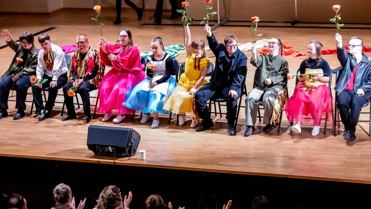 "Piękna i bestia" w wykonaniu aktorów z "Dorotkowa"