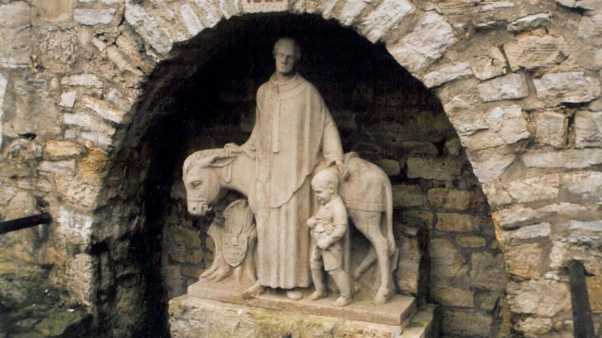 Studzienka św. Brunona w jego rodzinnym zamku w Kwerfurcie