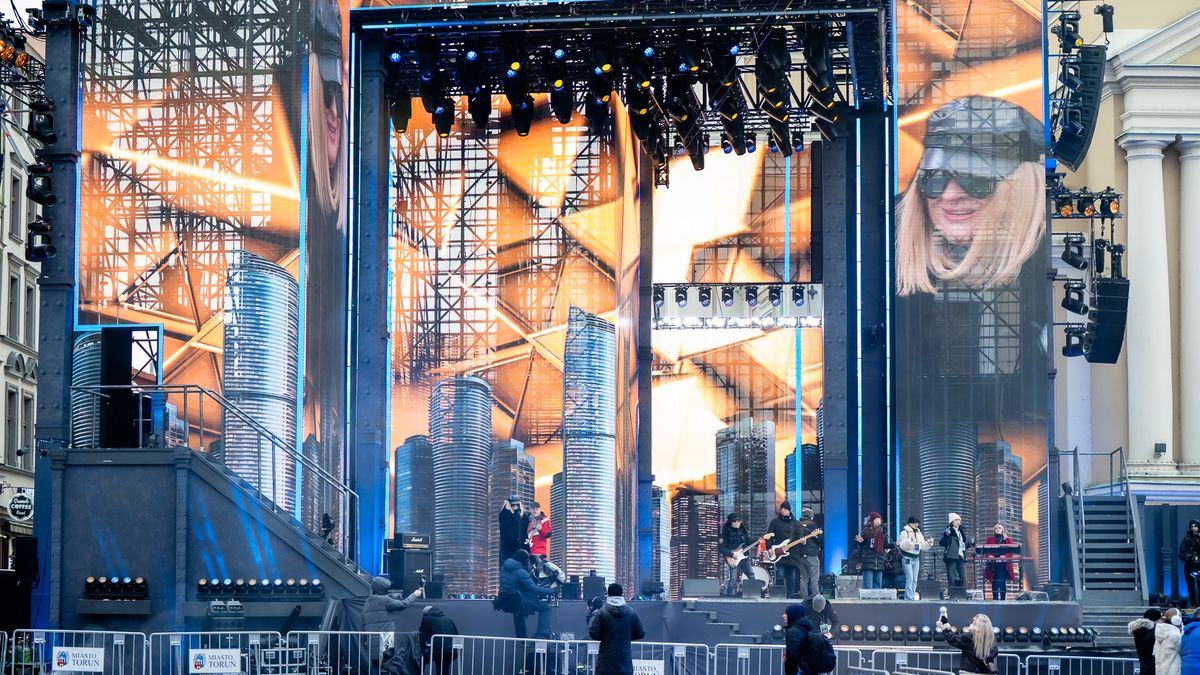 Scena plenerowa na Rynku Staromiejskim