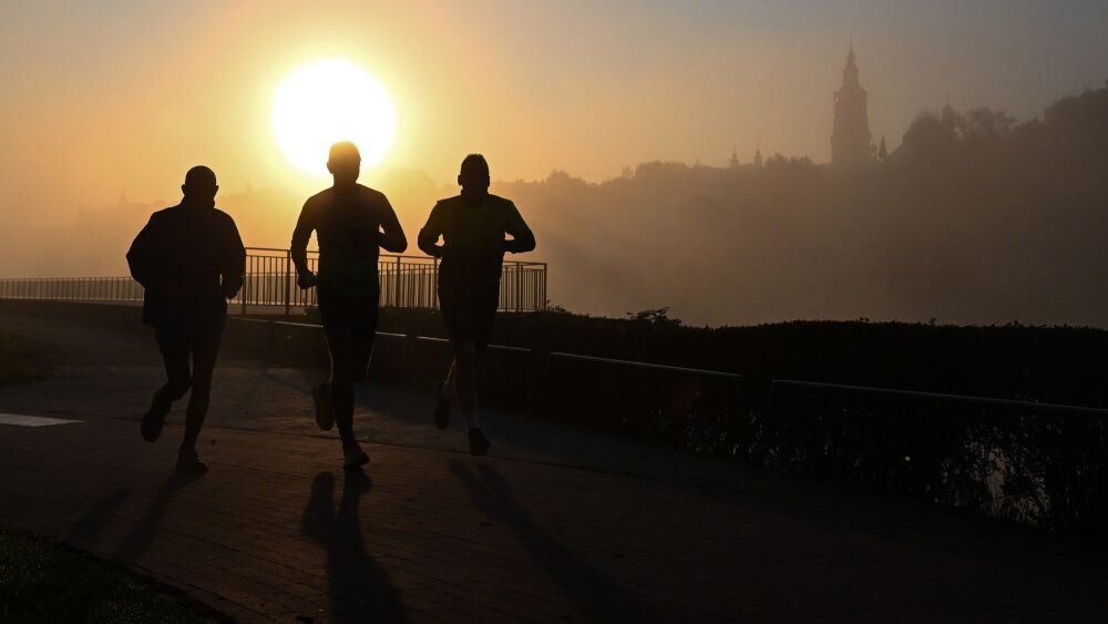 biegacze
Darek Delmanowicz
bieg, ch�ody, jesieni, jesie�, jogging, koniec, lata, meteo, mglisty, mg�a, pocz�tek, pogoda, sylwetka, trening