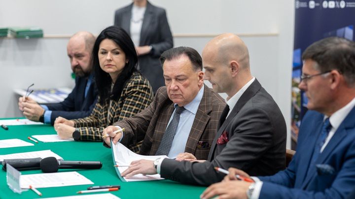 Szkoły zawodowe z nowoczesnymi pracowniami 