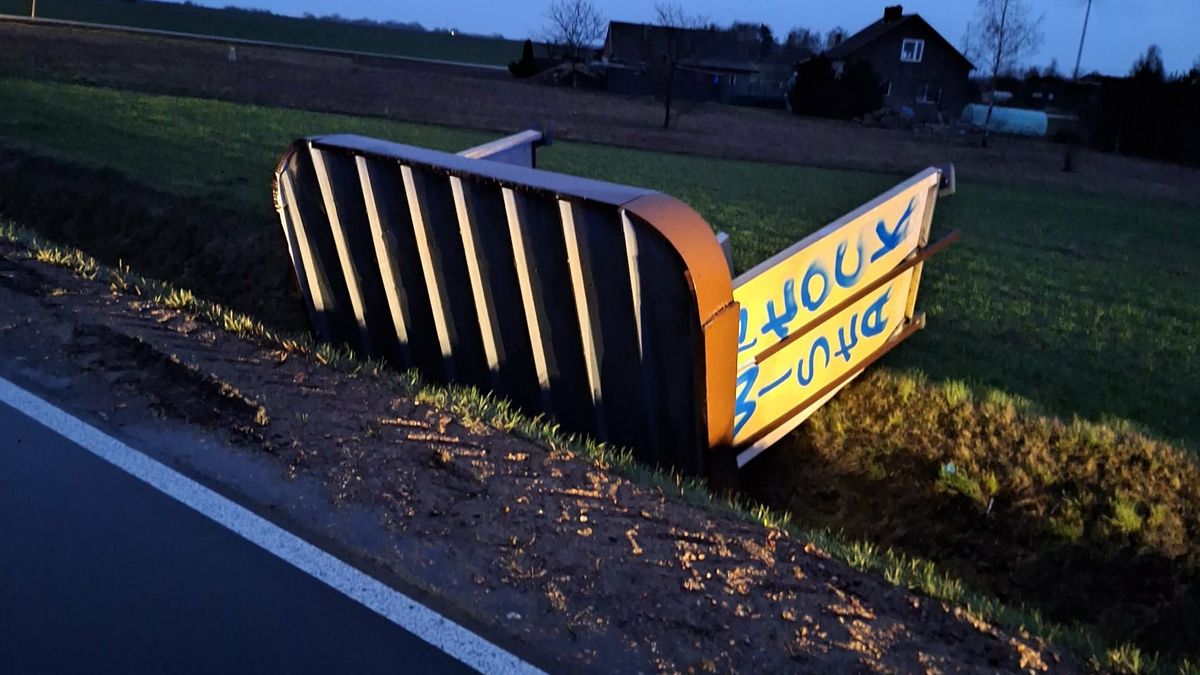 Wiata przystankowa na jezdni 