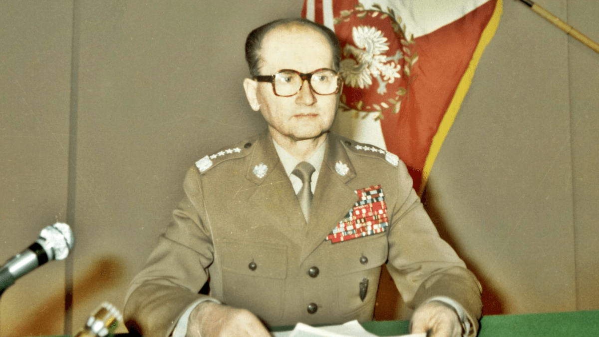Wojciech Jaruzelski ogłaszajacy stan wojenny