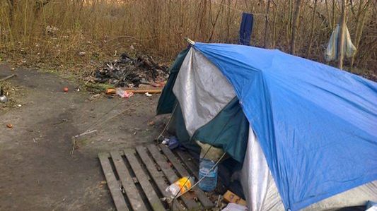 Pomoc bezdomnym w zimę