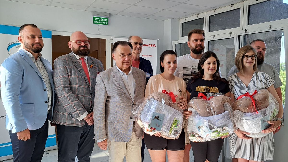 Adam Struzik wręczył wyprawki 