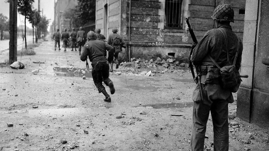 Amerykanie podczas bitwy o Cherbourg 1944