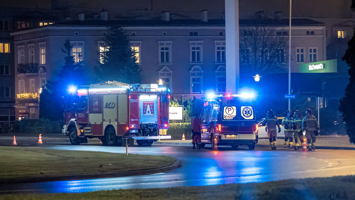 Wypadek na Rondzie Solidarności w Pile. 