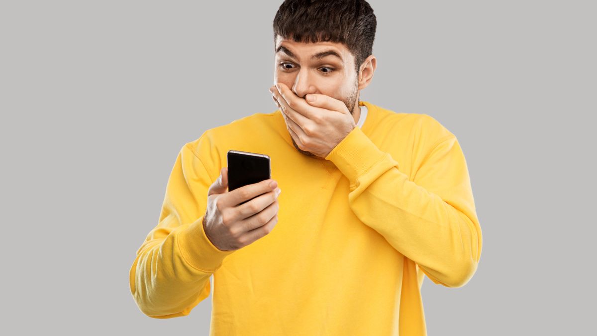 mężczyzna, smartfon