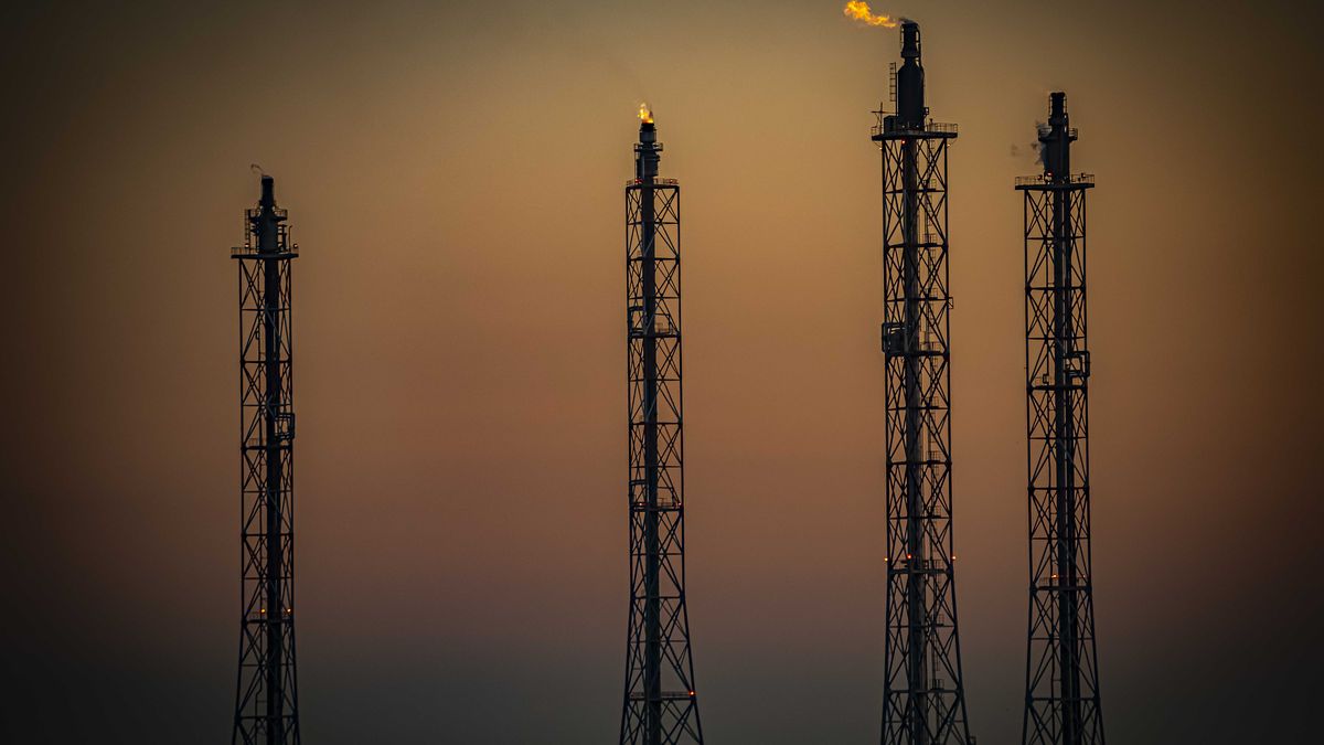 Widoczny płomień na pochodni ORLENU