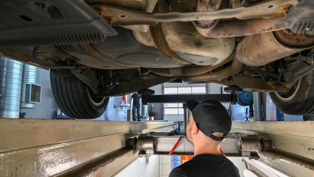 Badanie stanu technicznego samochodu w stacji kontroli pojazd�w
Maciej Kulczy�ski
stacja kontroli pojazd�w, stacji, badania technicznego, badanie techniczne