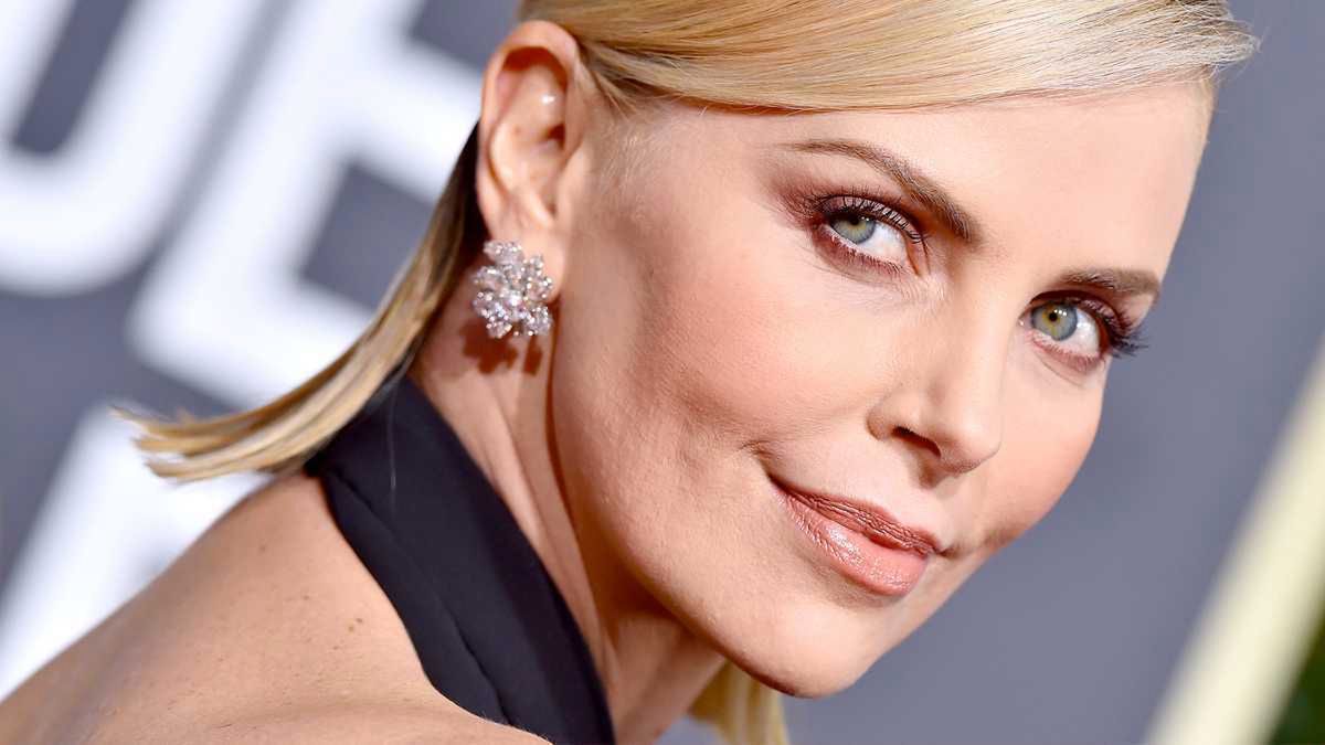 Charlize Theron pokazała transseksualną córkę. Aż ciężko uwierzyć, że  August urodziła się chłopcem