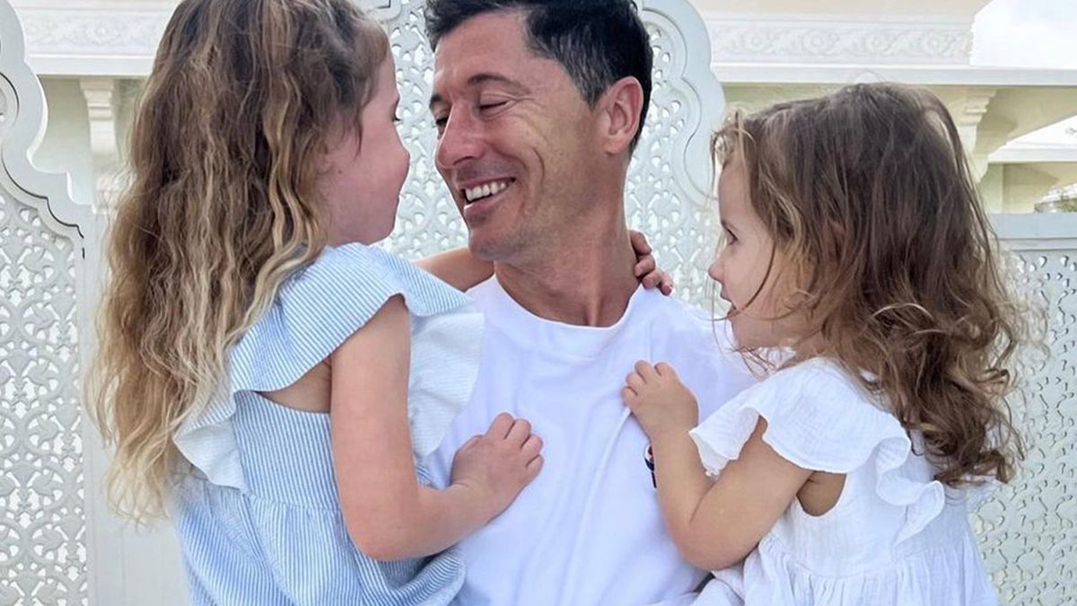 Jak Ma Na Imię Córka Lewandowskiego Robert Lewandowski uczy córki jazdy na rolkach. Opiekuńcze ramiona taty