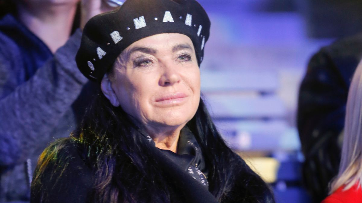 Ewa Krawczyk codziennie chodzi na cmentarz. Tak ozdobi grób męża w dniu ...