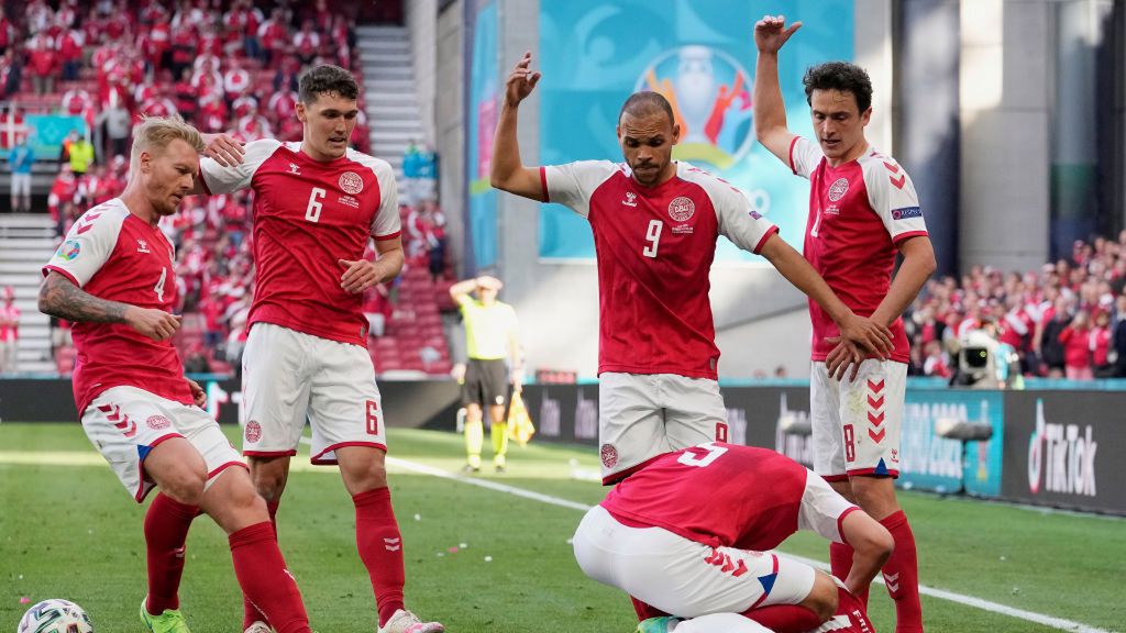 Zdjęcie okładkowe artykułu: Getty Images / Na zdjęciu: Christian Eriksen zemdlał w czasie meczu Euro 2020