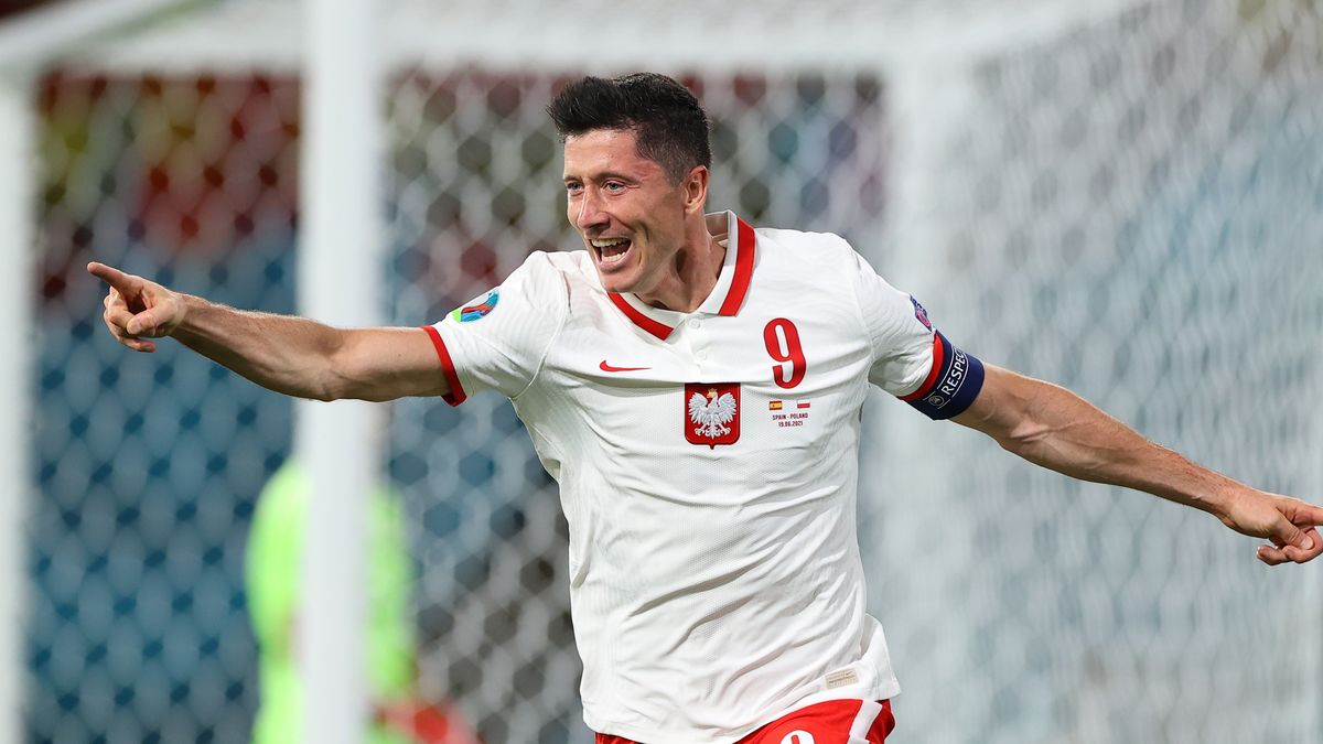 Zdjęcie okładkowe artykułu: Getty Images / Fran Santiago - UEFA / Na zdjęciu: Robert Lewandowski