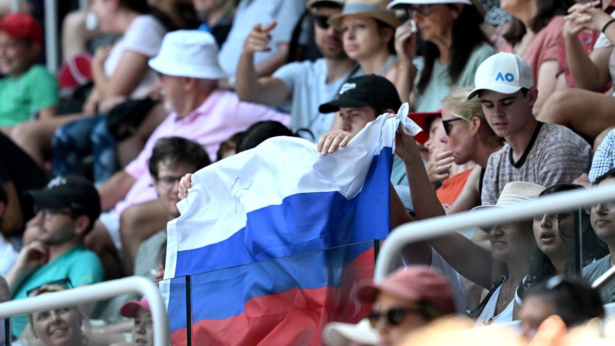 The Russian flag during the Rublev-Team match