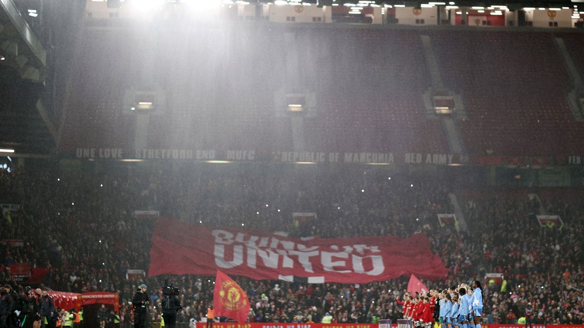 Zdjęcie okładkowe artykułu: Manchester United pod presją! West Ham szykuje niespodziankę? Sprawdź nasz typ!